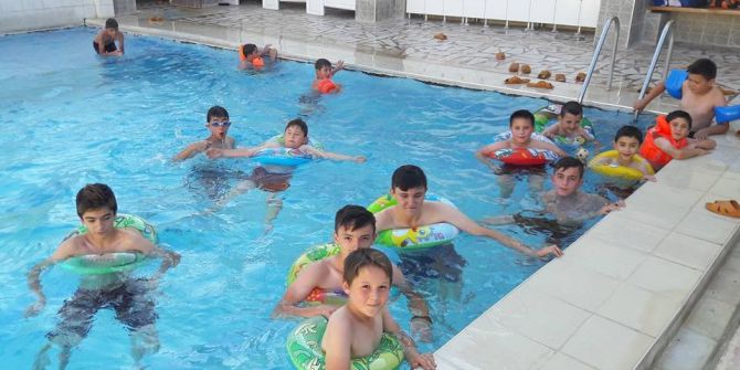 Yaz Kur’an Kursu Öğrencilerinin Termal Havuz Keyfi