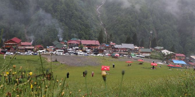 Kışın Nüfusu 6 Bin’lerde Olan İlçe Yazları Günde 25-30 Bin Turisti Ağırlıyor