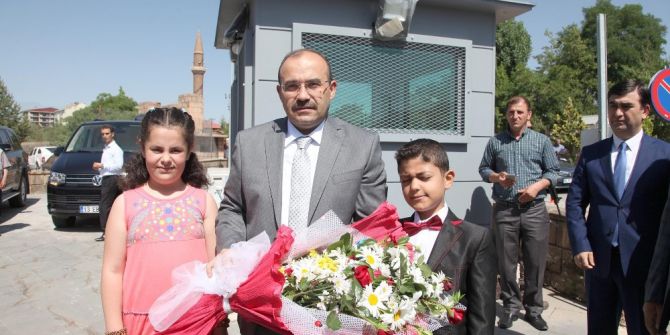 Vali Ustaoğlu’ndan Ahlat’a Ziyaret