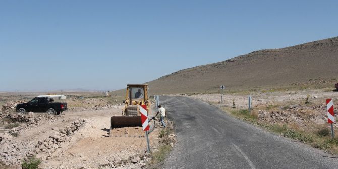 İncesu Belediyesi Üçkuyu Mahallesinde Yol Genişletme Çalışmalarına Başlandı