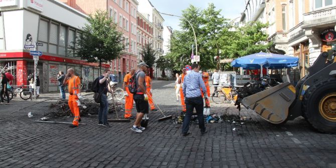 Hamburg Caddelerinde Temizlik Çalışmaları