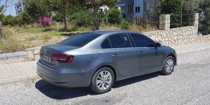 Antalya’da Park Halindeki Otomobil Kurşunlandı