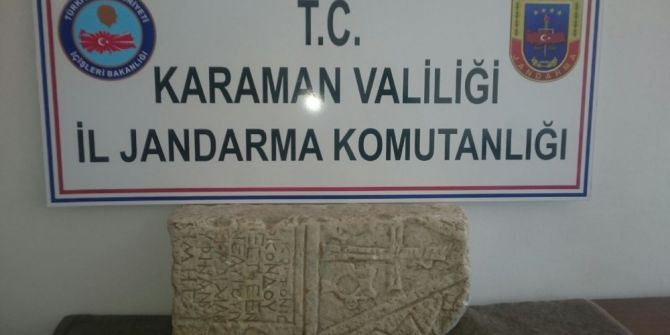 Jandarma, Tarihi Mezar Taşı Ele Geçirdi