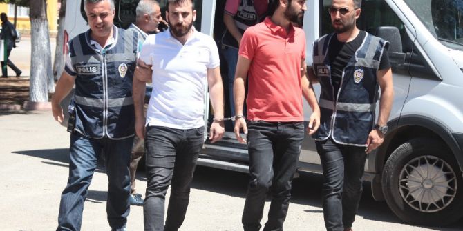 Özür Dilemek İçin Gittiler 2 Kişiyi Yaraladılar