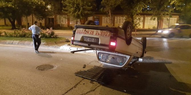 Araçla Kaza Yapıp Kaçtılar