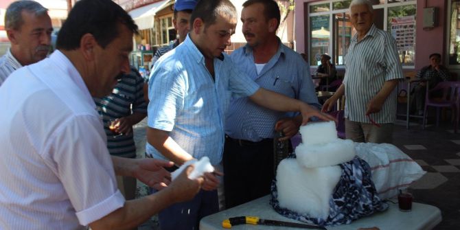 Köylüler Ölmüş Dedelerinin Vasiyeti İle Serinliyor