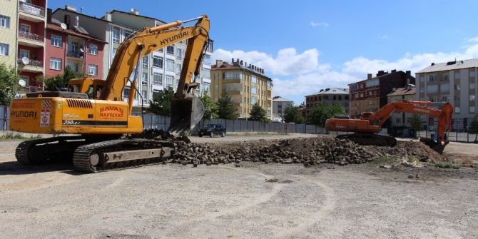 Eski Garaj Ticaret Ve Konut Projesinde Hafriyat Çalışması Başladı