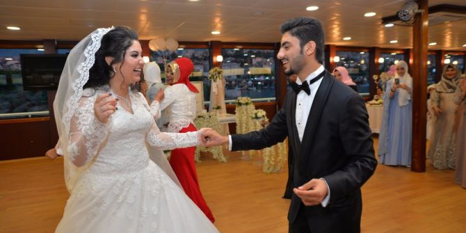 Suudi Çift Deniz Ortasında Düğün Yaptı