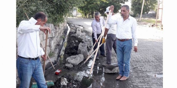 Malazgirt Konakkuran Belde Belediyesinden Temizlik Çalışmaları