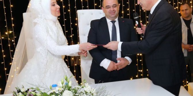 Bakan Özlü Önce Şahit Sonra Kirve Oldu