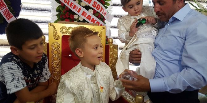 Şehidin Oğullarının Sünnet Düğününe Yüzlerce Kişi Katıldı