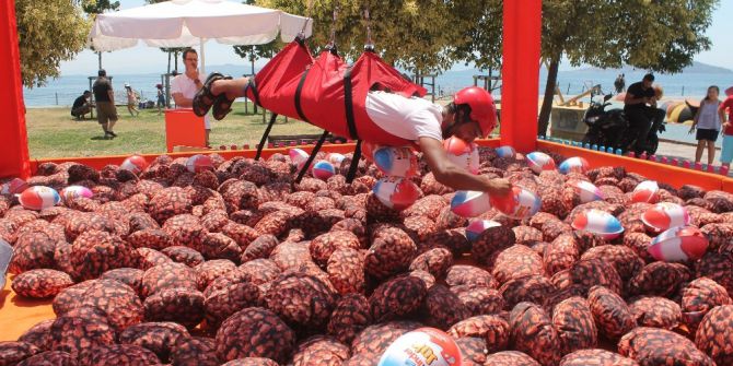 Caddebostan Sahili’nde Kinder Joy Etkinliği