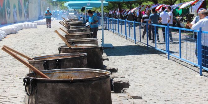 Hazırlığı Bir Hafta Süren 50 Kazan Pilavı Yarım Saatte Tükettiler