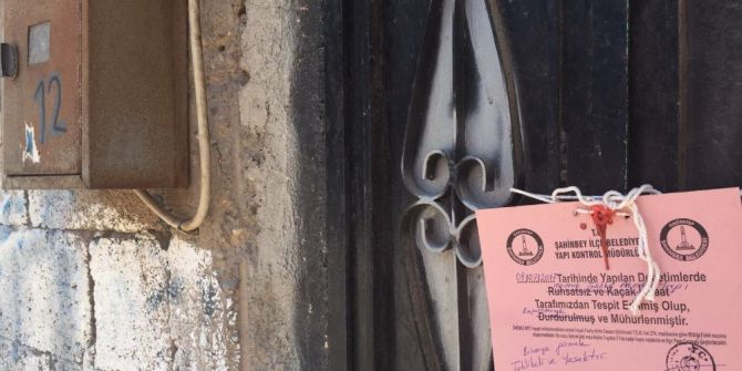 Suriyelilere Ait Göçen Ev Belediye Ekiplerince Yıkıldı