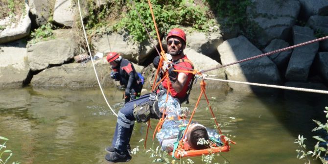 Gerçeğini Aratmayan Deprem Tatbikatı