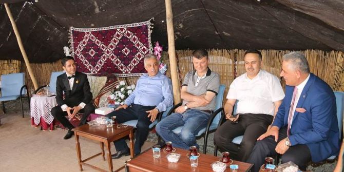 Vali Toprak, Öztunç Ailesinin Düğün Törenine Katıldı