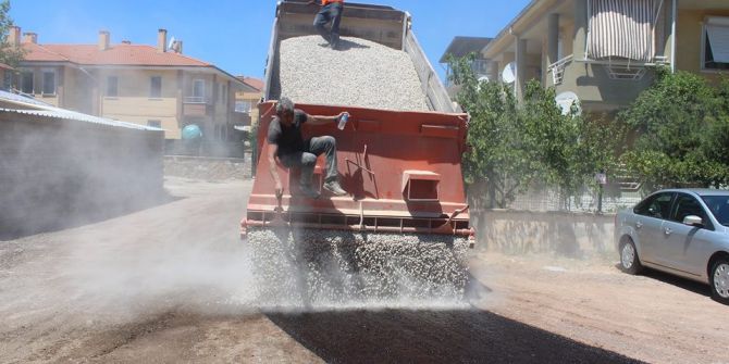 Ayvalık Belediyesi’nden Sarımsaklı-yonca 1 Mevkine Yol Hamlesi