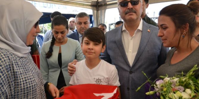 Aydın Valisi Yavuz Selim Köşger Şehit Evini Ziyaret Etti