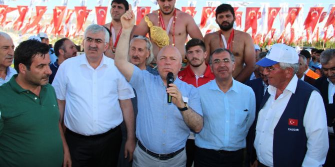 Erzurum’da Başpehlivan Fatih Yaşarlı Oldu