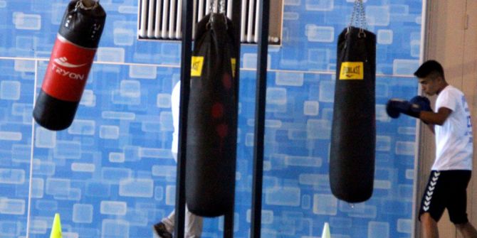 Üniversiteli Olabilmek İçin Yumruk Salladılar