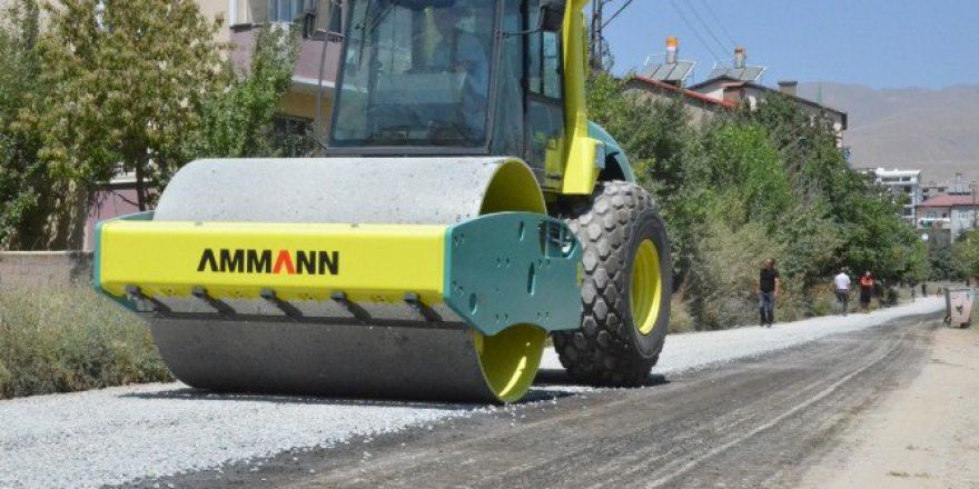 Tatvan’da Yol Yapım Çalışması