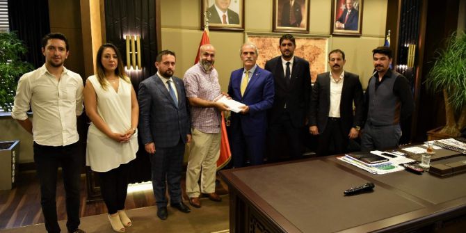 Eski Müftülük Binası Yıkılıyor, Demokrasi Meydanı Büyüyor