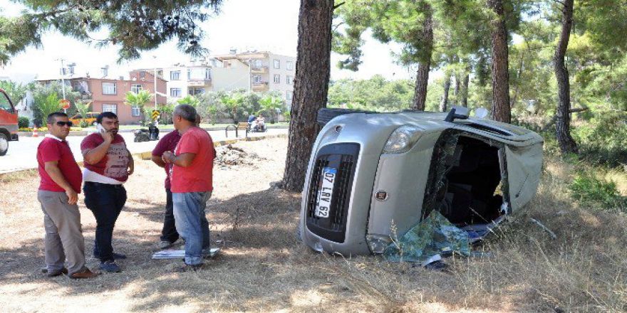 Antalya’da Kamyonet Devrildi: 5 Yaralı