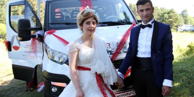 Ekmek Teknesi Çekiciyi, Gelin Arabası Yaptı