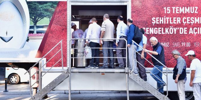 Üsküdar Belediyesi 15 Temmuz Şehitleri İçin Çorba Dağıttı