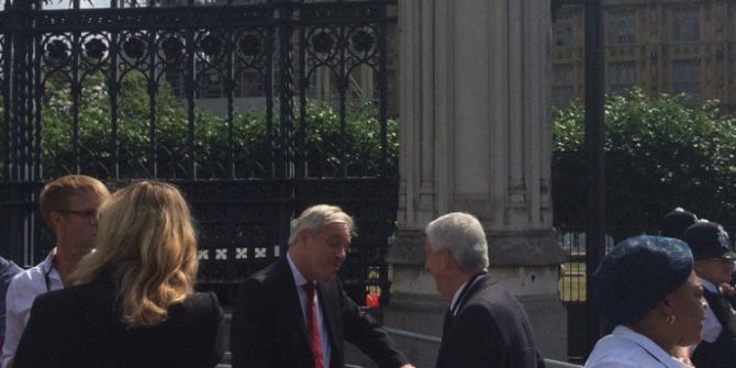 İngiliz Parlementosu Yangın Alarmı Yüzünden Boşaltıldı