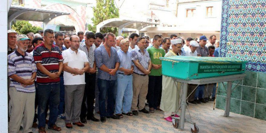 Çatıdan Düşerek Hayatını Kaybeden İşçi Son Yolculuğuna Uğurlandı