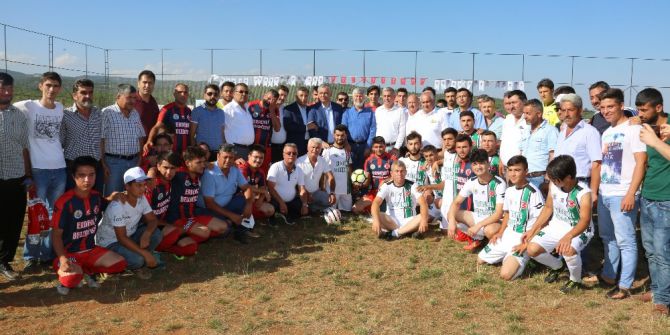 Erdemli’de Köylerarası Futbol Turnuvası Başladı