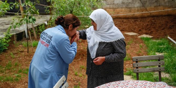 İlk 6 Ayda Bin 390 Yaşlının Yüzü Güldü