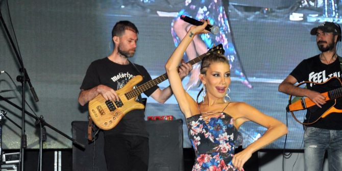 Akşehir İrem Derici İle Coştu