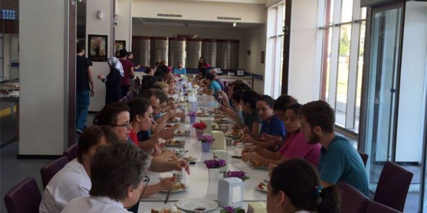 Genel Sekreter Gümüştaş, Çorlu Devlet Hastanesi Nöbetçi Personeliyle Kahvaltıda Buluştu