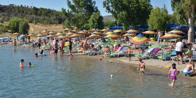 Foça’nın Mavi Bayraklı Plajları Tatilcilerin Gözdesi