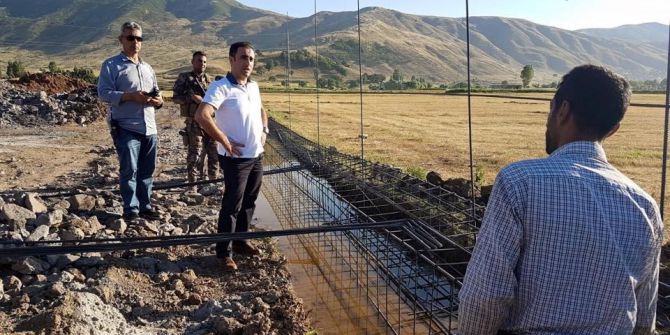 Güroymak’ta Semt Spor Sahaları İnşaatına Başlandı