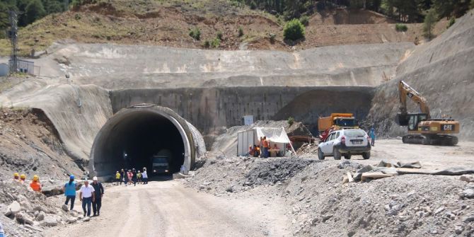 Demirkapı’da İkinci Tünel Çalışmaları Da Başladı