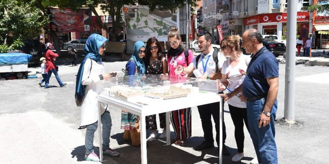 Nasrullah Meydanı Proje Maketine Büyük İlgi