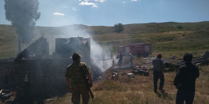 Aşkale’de Korkutan Yangın