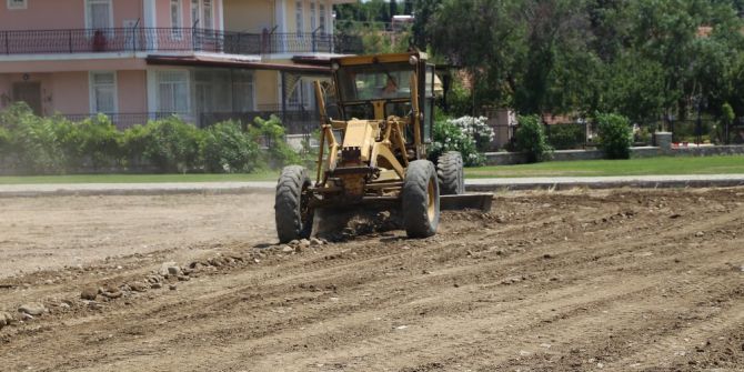 Burhaniye Engelleri Aşıyor Projesinde Peyzaj Düzenlemesi Devam Ediyor