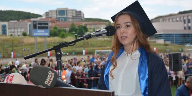 Akyazılı Genç Kız Düzce Üniversitesi Birincisi Oldu