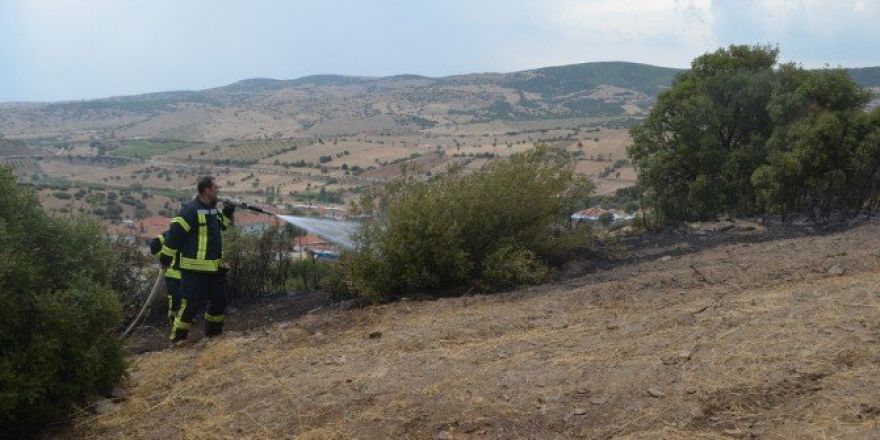 Kula’da Orman Yangını Büyümeden Söndürüldü