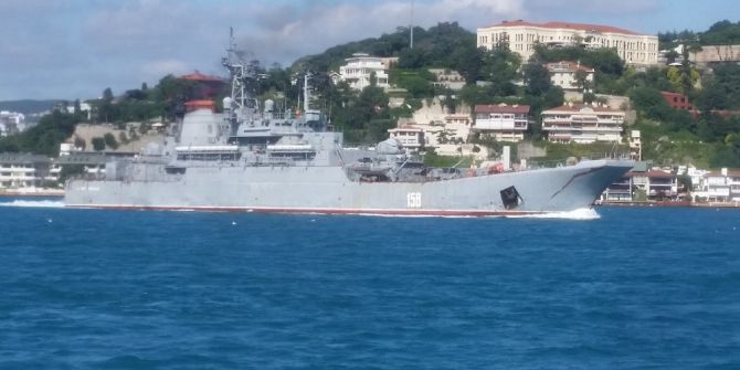 Rus Savaş Gemisi İstanbul Boğazı’ndan Geçti
