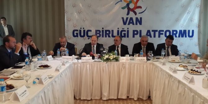 Bakan Akdağ, Van’da Stk Temsilcileriyle Bir Araya Geldi