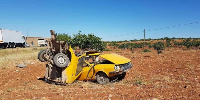 İkiye Ayrılan Otomobilden Burnu Kanamadan Kurtuldu