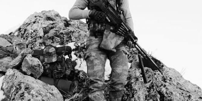 Bursa Şehidine Ağlıyor