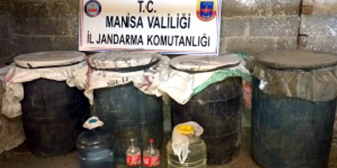 Ahırda 930 Litre Kaçak İçki Ele Geçirildi