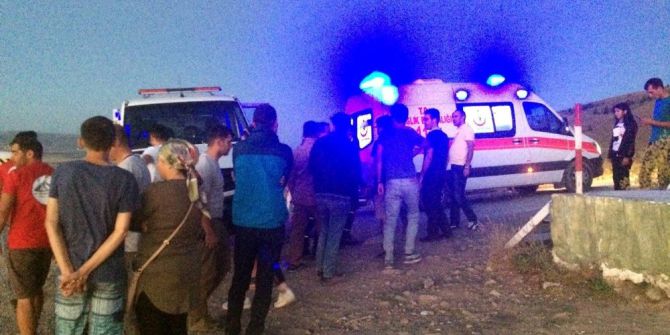 Düşen Paraşütçü Hayatını Kaybetti