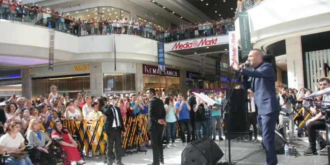 Nata Vega’da Mümin Sarıkaya Konseri